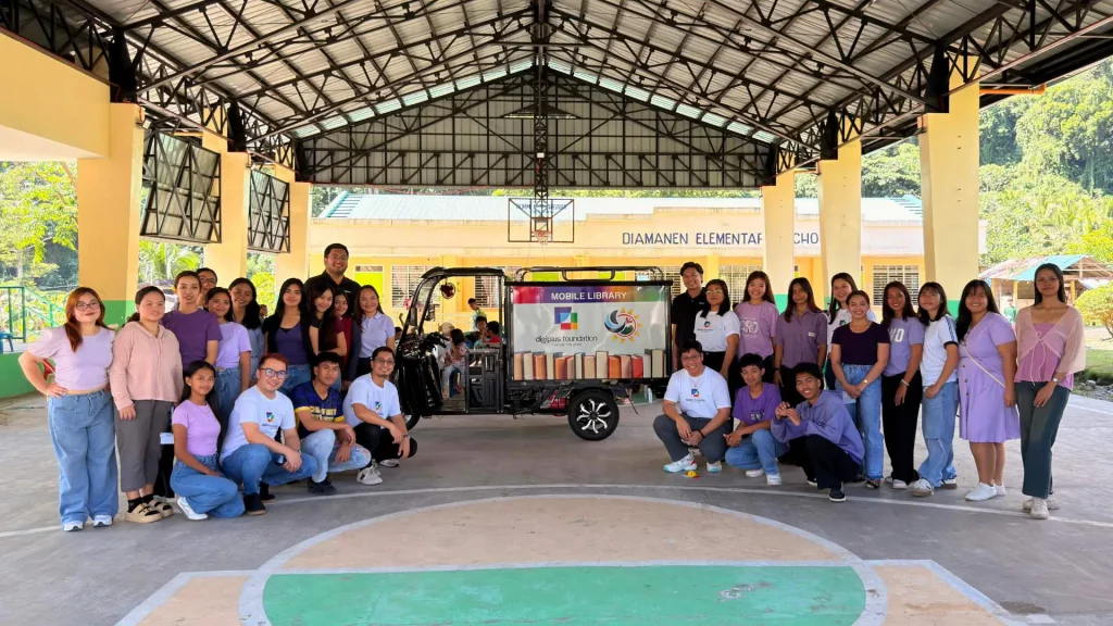 Books on Wheels: DigiPlus Foundation Brings Mobile Library to Boost LiteracyAmong Aurora’s Young Learners